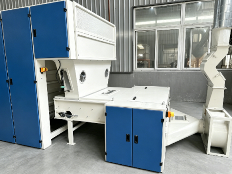 High capacity multi-function fiber pre-opener machine